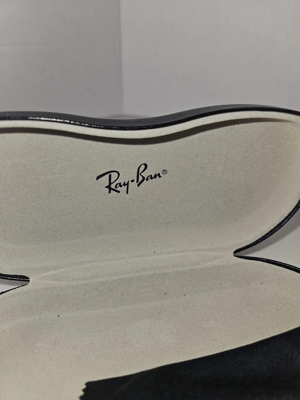 Ray-Ban RB3515 Classic Black Lens Sunglasses Like New